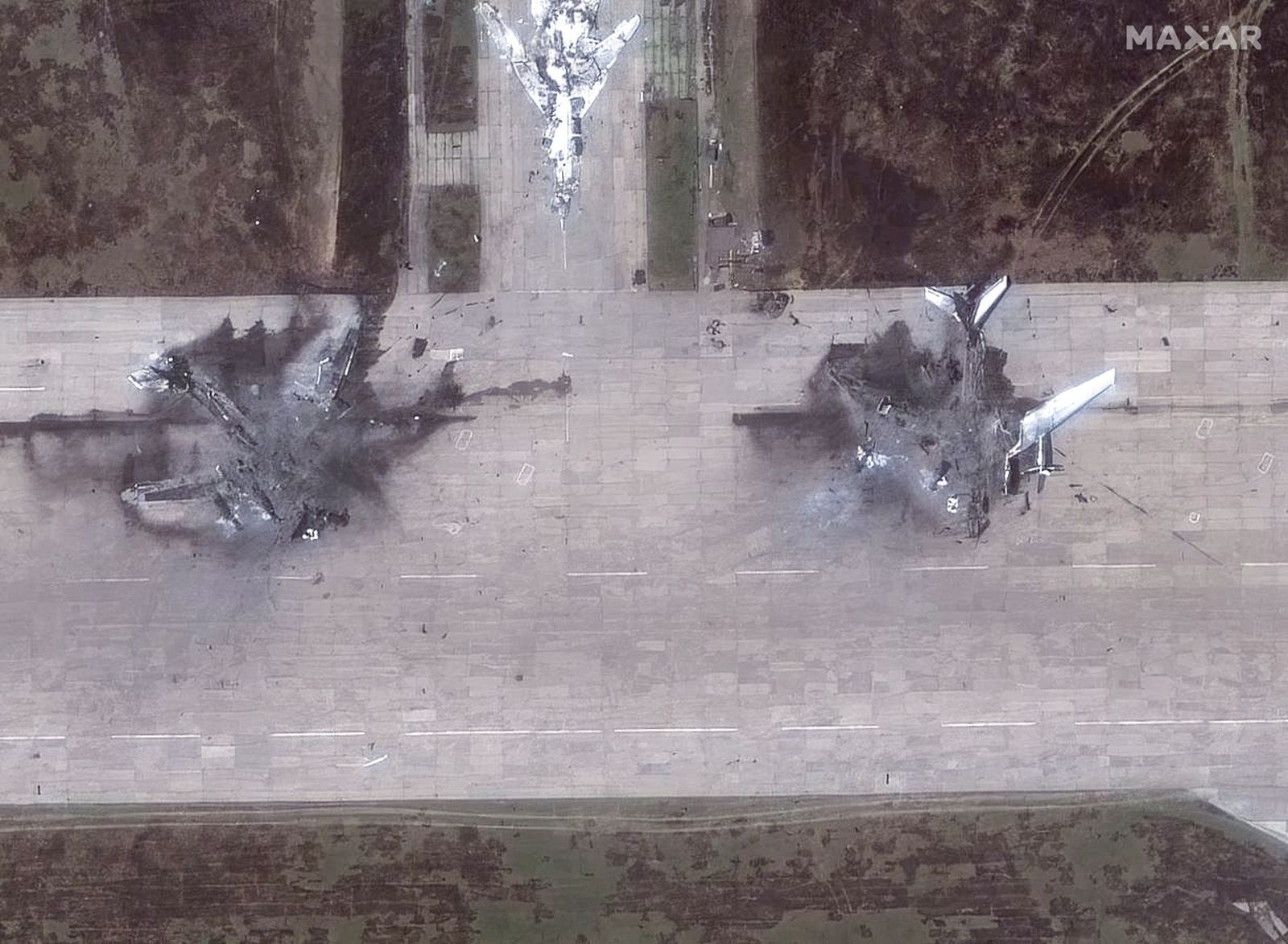epa12155272 A handout satellite image made available by Maxar Technologies shows Tupolev Tu-95 aircrafts destroyed following a series of Ukrainian drone strikes at the Belaya Airbase in Russia, 04 June 2025. Ukraine on 01 June 2025 carried out drone strikes on two Russian air bases.  EPA/MAXAR TECHNOLOGIES HANDOUT -- MANDATORY CREDIT: SATELLITE IMAGE 2025 MAXAR TECHNOLOGIES -- THE WATERMARK MAY NOT BE REMOVED/CROPPED --HANDOUT EDITORIAL USE ONLY/NO SALES