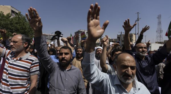 6/20/2025 Iranian protesters chant anti-Israel and anti-U.S. slogans during the "Rage and Victory" rally held after Friday prayers in Tehran, on the eighth day of Israel's attacks on Iran, on Friday, June 20, 2025. (Photo by Sobhan Farajvan/Pacific Press/Sipa USA) Photo: Pacific Press/SIPA USA