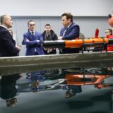 27.02.2024., Zagreb - Potpredsjednik Vlade i ministar obrane RH Ivan Anusic posjetio je Fakultet elektrotehnike i racunarstva Sveucilista u Zagrebu (FER)  te je prisustvovao prezentaciji rjesenja s kojim je FER-ov tim u veljaci pobijedio na prestiznom medjunarodnom natjecanju u robotici - MBZIRC (Mohamed Bin Zayed International Robotics Challenge). Ivan Anusic, Vedran Bilas, Nikola Miskovic.  Photo: Luka Stanzl/PIXSELL
