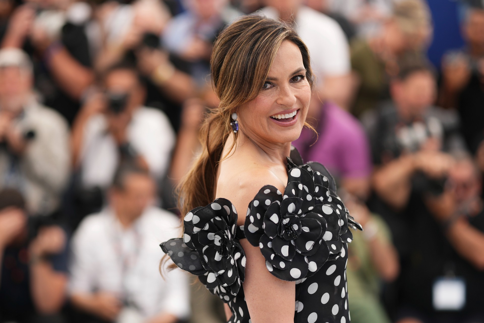 Mariska Hargitay poses for photographers at the photo call for the film 'My Mom Jayne' at the 78th international film festival, Cannes, southern France, Sunday, May 18, 2025. (Photo by Scott A Garfitt/Invision/AP) France Cannes 2025 My Mom Jayne Photo Call