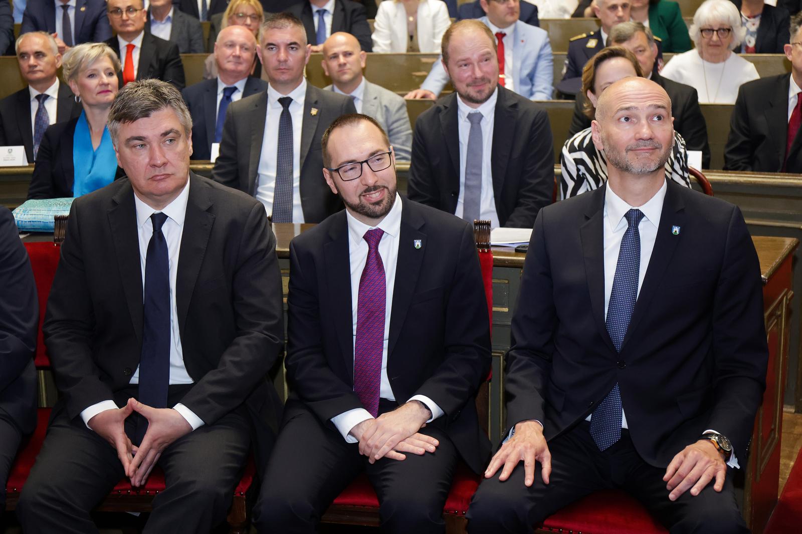 31.05.2023., Zagreb - Svecana sjednica skupstine i dodjela priznanja Grada Zagreba u Staroj gradskoj vjecnici. ppredsjednik RH Zoran Milanovic, gradonacelnik Zagreba Tomislav Tomasevic, predsjednik Skupstine Grada Zagreba Josko Klisovic Photo: Luka Stanzl/PIXSELL
