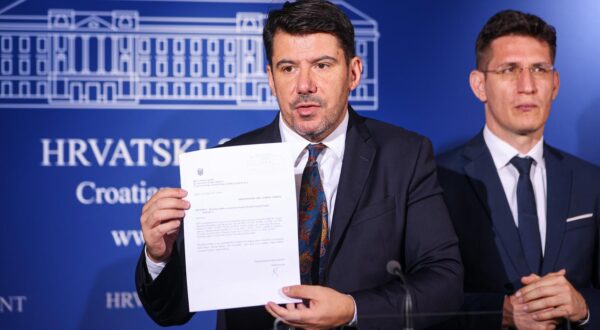 27.06.2025., Zagreb - Konferencija za medije zastupnika MOST-a Zvonimira Troskota i Nikole Grmoje.  Photo: Luka stanzl/PIXSELL