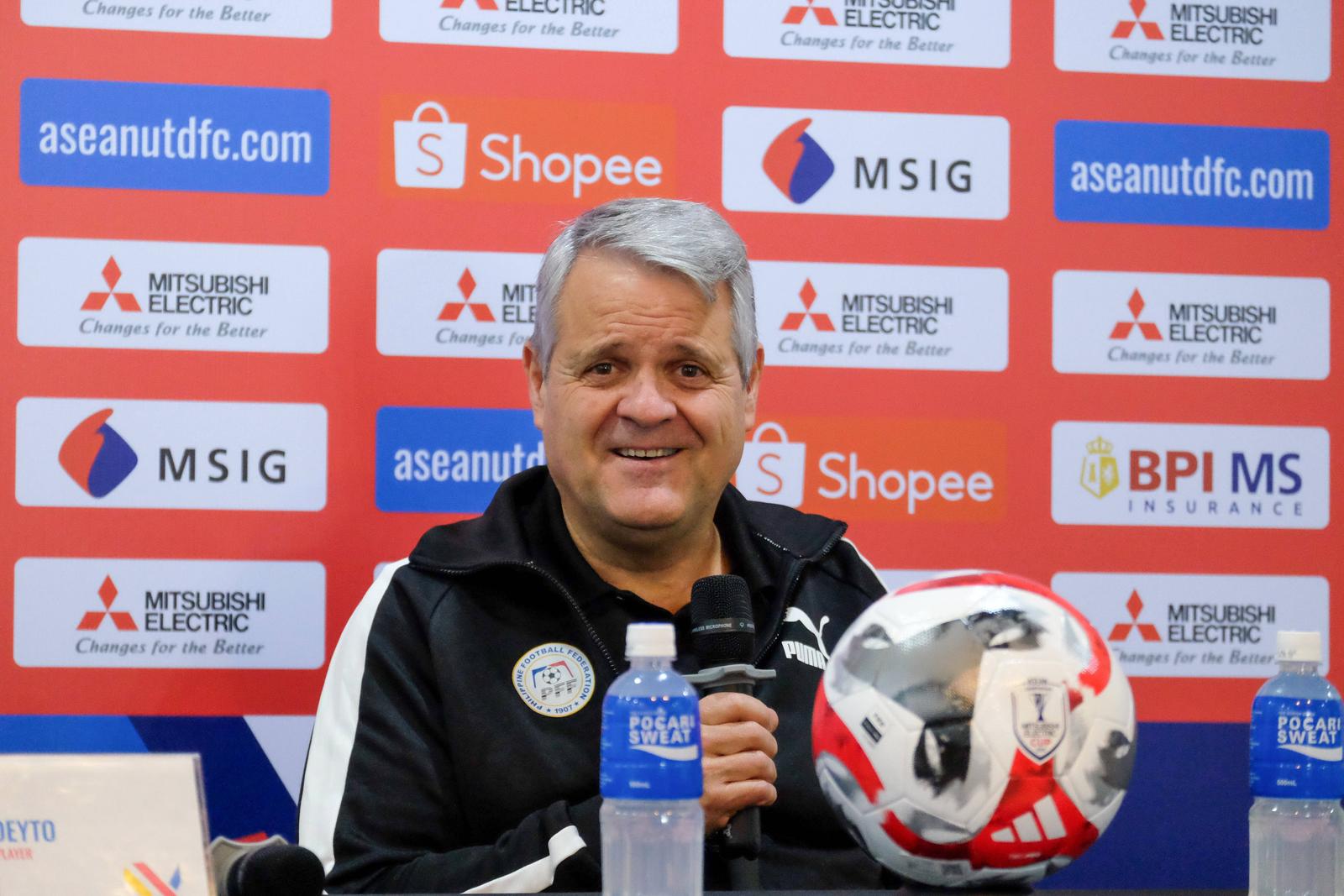 ASEAN Mitsubishi Electric Cup 2024 in the Philippines Head coaches and players from the Philippines and Myanmar national football team answer questions from the press during the pre-match press conference, PK, Pressekonferenz for the ASEAN Mitsubishi Electric Cup on December 11, 2024, at the Philippine Sports Commission conference room in Manila, Philippines. Albert Capellas, Coach, Philippine Football Team entertain questions from the press. Manila Metro Manila Philippines Copyright: xDeoxMontesclarosx Photo: IMAGO/Deo Montesclaros/IMAGOSPORT