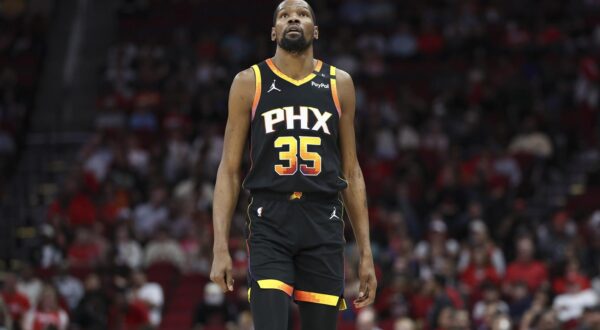 Mar 12, 2025; Houston, Texas, USA; Phoenix Suns forward Kevin Durant (35) reacts after a play during the first half against the Houston Rockets at Toyota Center. Mandatory Credit: Troy Taormina-Imagn Images/Sipa USA Photo: Imagn Images/SIPA USA