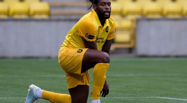 A professional footballer has admitted his involvement in a plot to smuggle drugs with a street value of £600,000 from Thailand into the UK.



Jay Emmanuel-Thomas, 34, was arrested after 60kg (9.44st) of cannabis was found in suitcases arriving at London Stansted Airport, Essex, on 2 September.



He was sacked by Scottish club Greenock Morton after being charged, having previously played for Arsenal, Aberdeen, Ipswich Town and England at youth level.



The father-of-two will be sentenced at Chelmsford Crown Court at a later date.



Emmanuel-Thomas, of Cardwell Road, Gourock, near Glasgow, pleaded guilty to the offence in May. Reporting restrictions on the case were lifted on Wednesday. *** No Sales in the UK *** Photo: SportPix/SIPA USA
