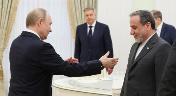 Vladimir Putin i Abas Aragči