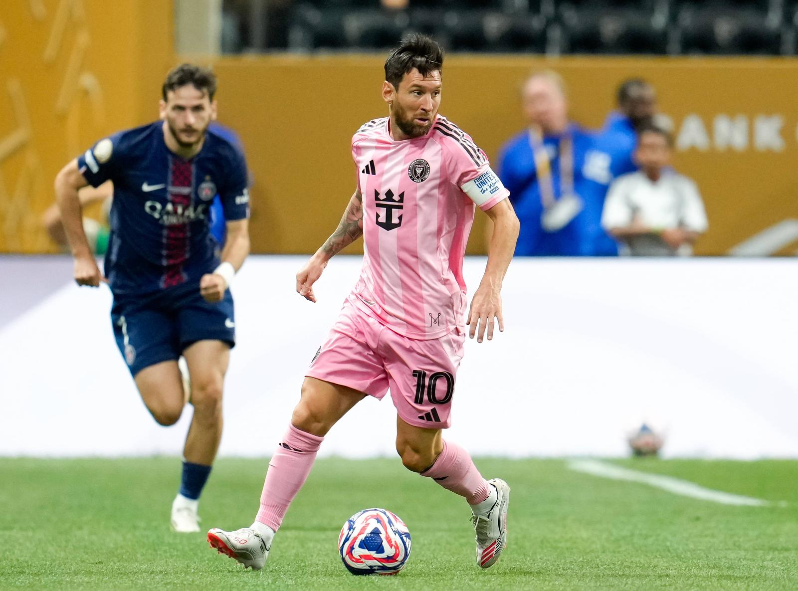 Lionel Messi Inter Miami CF, 10 am Ball USA, Paris Saint-Germain vs Inter Miami, FIFA Club World Cup, Round of 16, Match 51, 29.06.2025 USA, Paris Saint-Germain vs Inter Miami, FIFA Club World Cup, Round of 16, Match 51, 29.06.2025 Atlanta *** Lionel Messi Inter Miami CF, 10 on the ball USA, Paris Saint Germain vs Inter Miami, FIFA Club World Cup, Round of 16, Match 51, 29 06 2025 USA, Paris Saint Germain vs Inter Miami, FIFA Club World Cup, Round of 16, Match 51, 29 06 2025 Atlanta Copyright: xScottxW.xColemanx CWC2025-PSG-MIA Photo: IMAGO/Scott W. Coleman/IMAGOSPORT