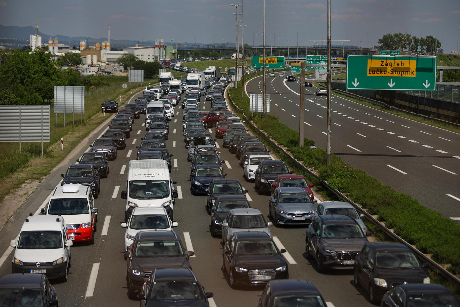01.05.2025., Zagreb - Guzve na Luckom u smjeru mora prije ulaska na autocestu A1. Photo: Luka Stanzl/PIXSELL
