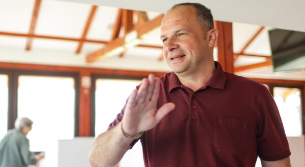01.06.2025., Zabok - Predsjednik SDP-a Sinisa Hajdas Doncic glasovao je na lokalnim izborima. Photo: Luka Stanzl/PIXSELL