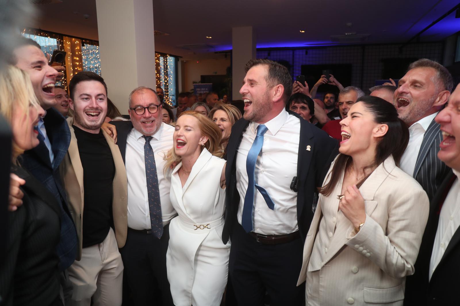 01.06.2025., Split - Docek izbornih rezultata drugog kruga lokalnih izbora u izbornom stozeru HDZ-a u studentskom restoran S.O.S. u Kopilici. Ivo Bilic, Edita Maretic, Tomislav Suta i Matea Dorcic Photo: Ivo Cagalj/PIXSELL