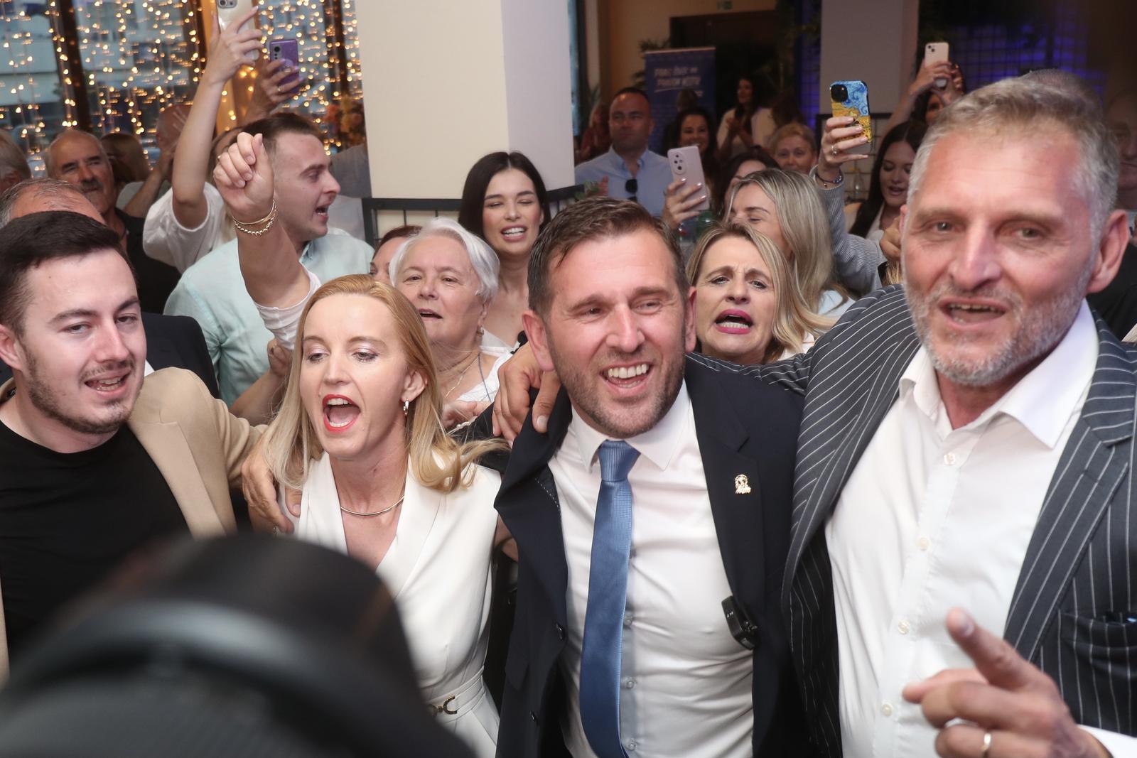 01.06.2025., Split - Docek izbornih rezultata drugog kruga lokalnih izbora u izbornom stozeru HDZ-a u studentskom restoran S.O.S. u Kopilici. Tomislav Suta Photo: Ivo Cagalj/PIXSELL