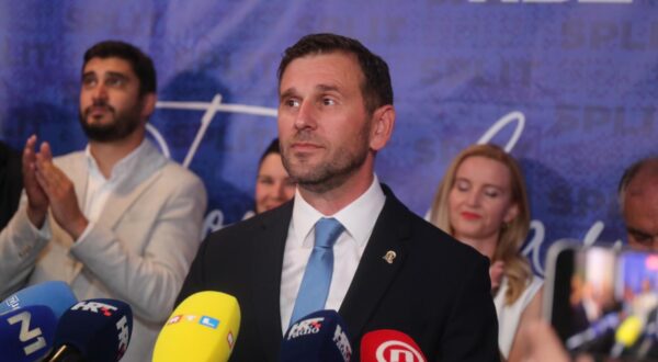 01.06.2025., Split - Docek izbornih rezultata drugog kruga lokalnih izbora u izbornom stozeru HDZ-a u studentskom restoran S.O.S. u Kopilici. Tomislav Suta Photo: Ivo Cagalj/PIXSELL