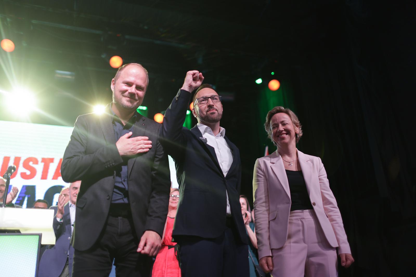 01.06.2025., Zagreb - Docek izbornih rezultata drugom krugu lokalnih izbora u stozeru stranke Mozemo! i SDP-a u Tvornici kulture. zamjenik gradonacelnika Zagreba Luka Korlaet, gradonacelnik Zagreba Tomislav Tomasevic i zamjenica gradonacelnika Zagreba Danijela Dolenec Photo: Luka Stanzl/PIXSELL