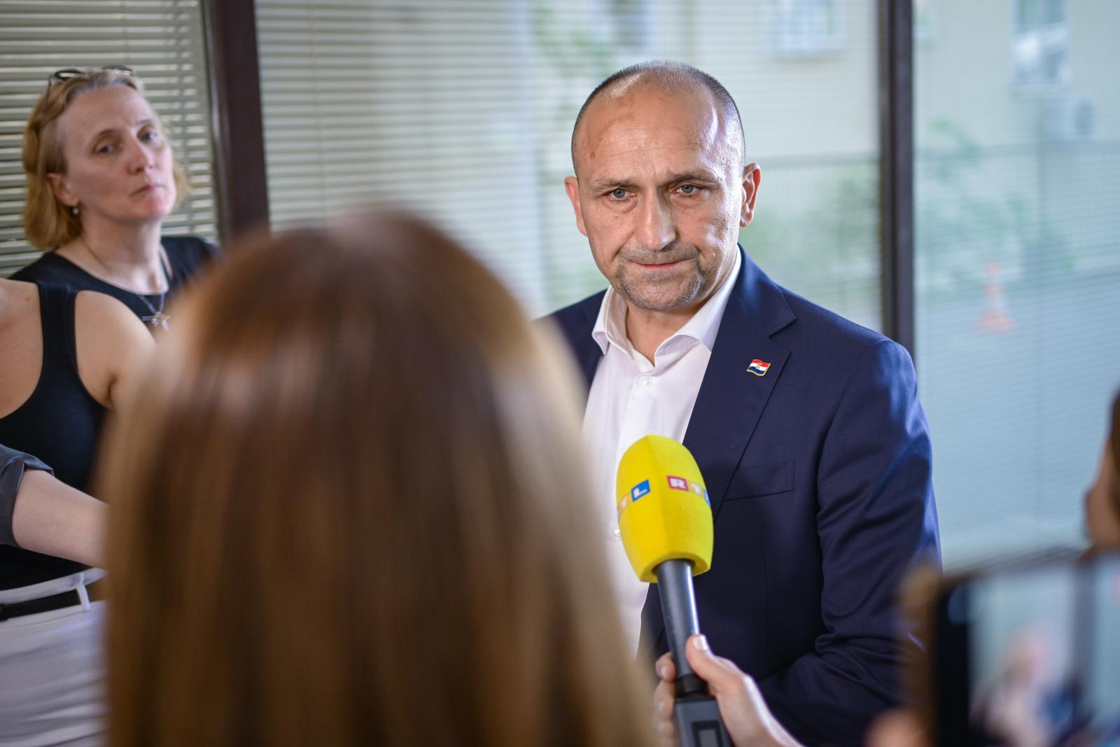 02.06.2025., Zagreb - Dolazak clanova HZD-a na zajednicku sjednicu Predsjednistva i Nacionalnog odbora stranke. Photo: Neva Zganec/PIXSELL