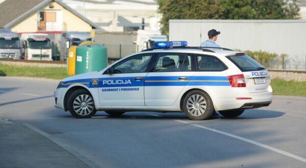 02.08.2014., Zabok - U kasnim poslijepodnevnim satima u ulici Matije Gupca u Zaboku doslo je do prometne nesrece izmedju autobusa i biciklista. Biciklist je na mjestu poginuo, a vise detalja znati ce se nakon ocevida, koji je u tijeku. Photo: Matija Topolovec/PIXSELL