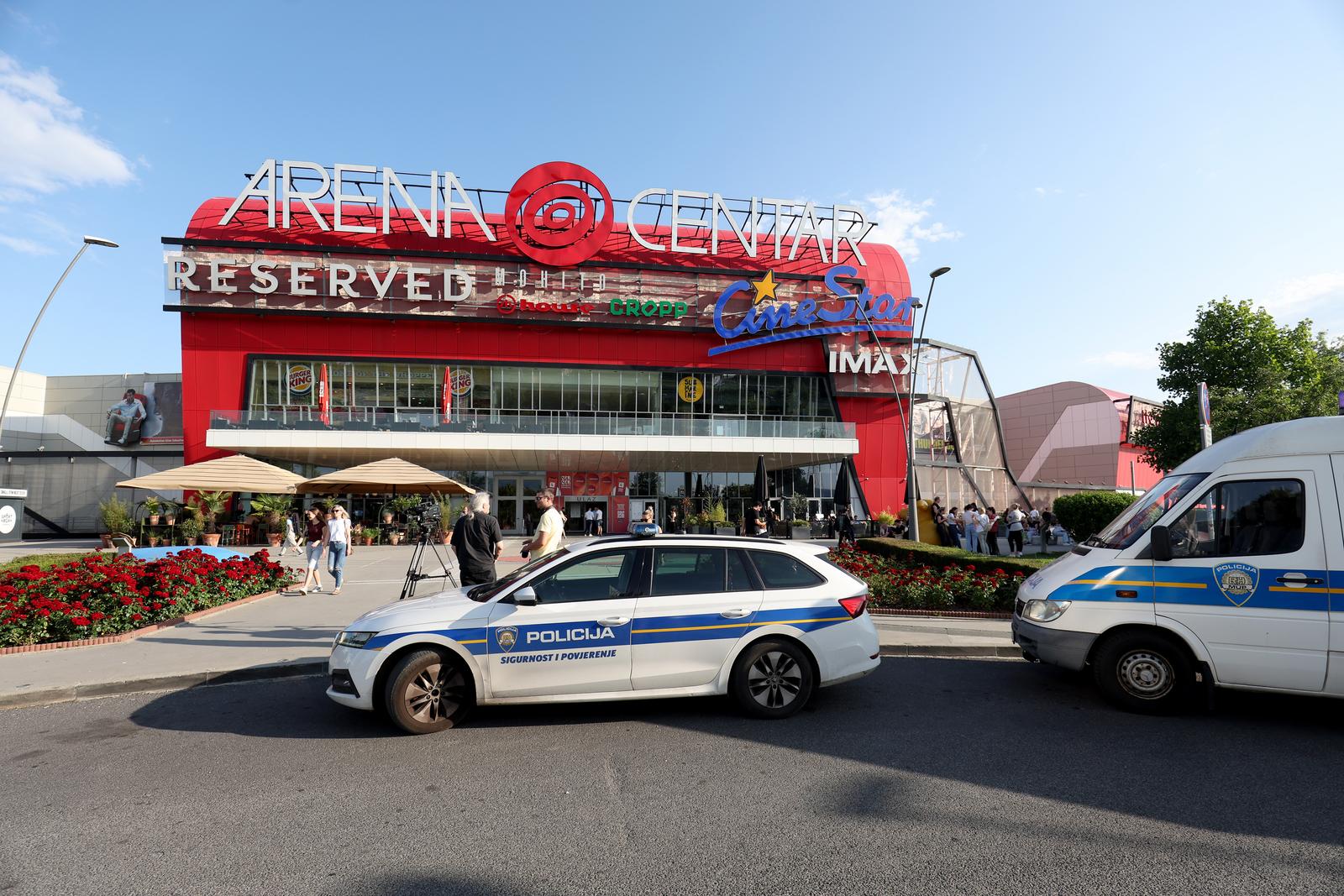 03.06.2025., Zagreb - Zbog dojave o mogucoj eksplozivnoj napravi evakuiran je Arena Centar. Photo: Igor Kralj/PIXSELL
