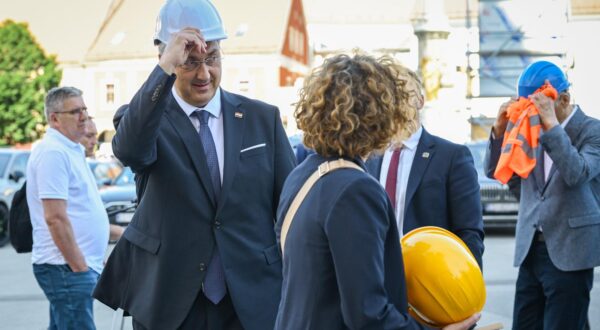 04.06.2025., Zagreb - Predsjednik Vlade Andrej Plenkovic sastao se sa zagrebackim nadbiskupom Drazenom Kutlesom, s kojim je razgovarao o daljnjem tijeku radova na obnovi Zagrebacke katedrale. Uz predsjednika Vlade bili su potpredsjednik Vlade i ministar prostornoga uredenja, graditeljstva i drzavne imovine Branko Bacic i ministrica kulture i medija Nina Obuljen Korzinek. Photo: Neva Zganec/PIXSELL