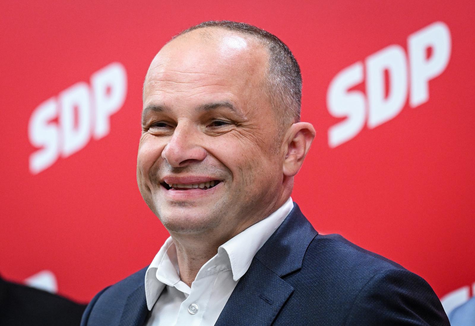 04.06.2025., Zagreb  -  Predsjednik SDP-a Sinisa Hajdas Doncic i SDP-ovi izabrani zastupnici u Gradskoj skupstini predstavili su kandidata za predsjednika Gradske skupstine Grada Zagreba.
Sinisa Hajdas Doncic Photo: Josip Regovic/PIXSELL