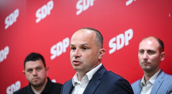 04.06.2025., Zagreb  -  Predsjednik SDP-a Sinisa Hajdas Doncic i SDP-ovi izabrani zastupnici u Gradskoj skupstini predstavili su kandidata za predsjednika Gradske skupstine Grada Zagreba.
Sinisa Hajdas Doncic Photo: Josip Regovic/PIXSELL