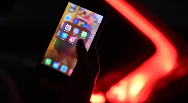 04.10.2021., Zagreb - Facebook, Instagram i Whatsapp vec satima ne rade. 
 Photo: Igor Soban/PIXSELL