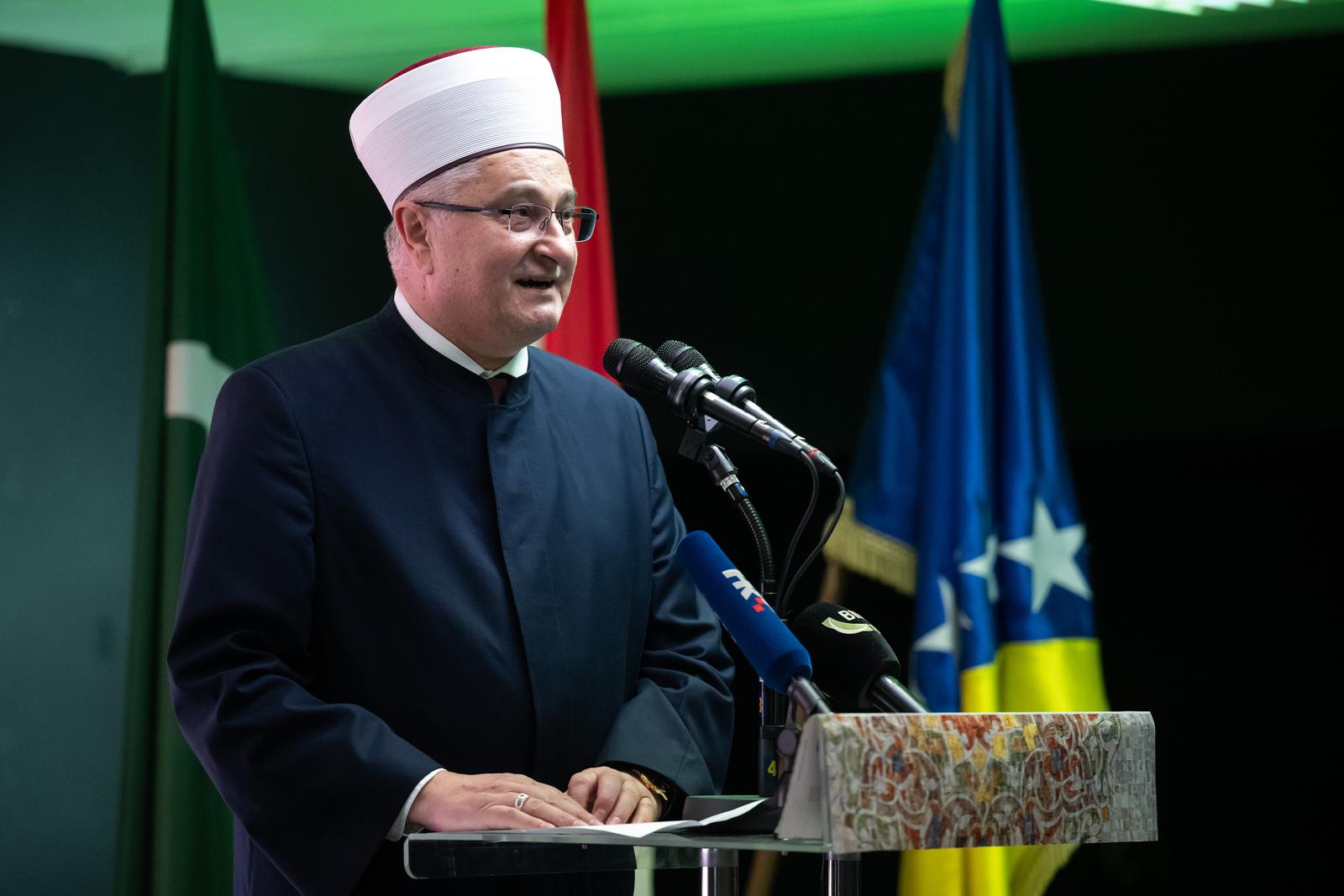 04.11.2024., Zagreb - Predsjednik Vlade Andrej Plenkovic sudjelovao je na svecanom otvorenju izlozbe "Pod nebom vedre vjere – Islam i Europa u iskustvu Bosne" u Studentskom centru. Muftija Aziz Hasanovic.
 Photo: Davor Puklavec/PIXSELL