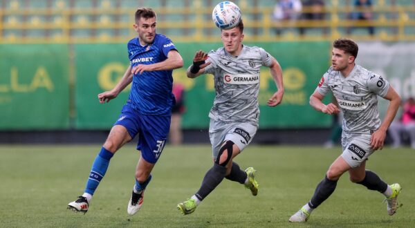 05.04.2025., Stadion Aldo Drosina, Pula - SuperSport HNL, 28. kolo, NK Istra 1961 - GNK Dinamo. Bartol Franjic, Mateo Lisica i Moris Valincic. Photo: Nel Pavletic/PIXSELL