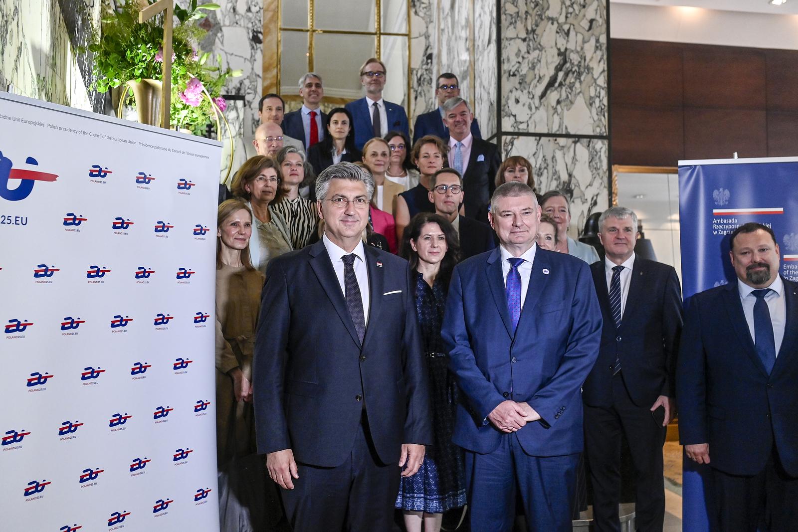 Andrej Plenković s veleposlanicima EU
