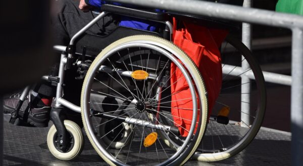 Sibenik:  Invalidska kolica 06.03.2019., Sibenik - Invalidska kolicarPhoto: Hrvoje Jelavic/PIXSELL