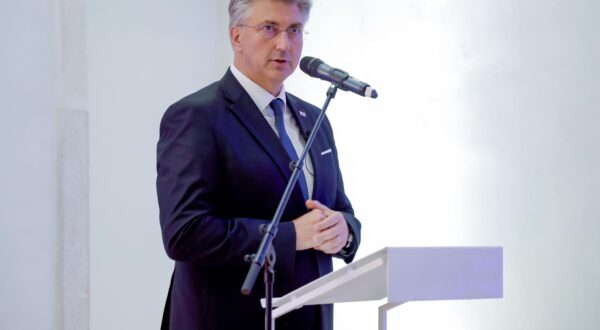 06.06.2025., Zadar - Otvorenje izlozbe SAY YES TO SPORT u sklopu Dana Kresimira Cosica kojima se obiljezava 30 godina od odlaska hrvatskog i svjetskog kosarkaškog virtuoza. predsjednik Vlade RH Andrej Plenkovic Photo: Sime Zelic/PIXSELL