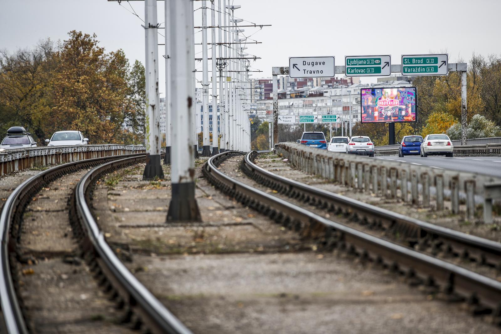 06.11.2021., Zagreb - Zbog radova, ovaj vikend, obustavljen tramvajski promet na mostu Mladosti.
  Photo: Slavko Midzor/PIXSELL