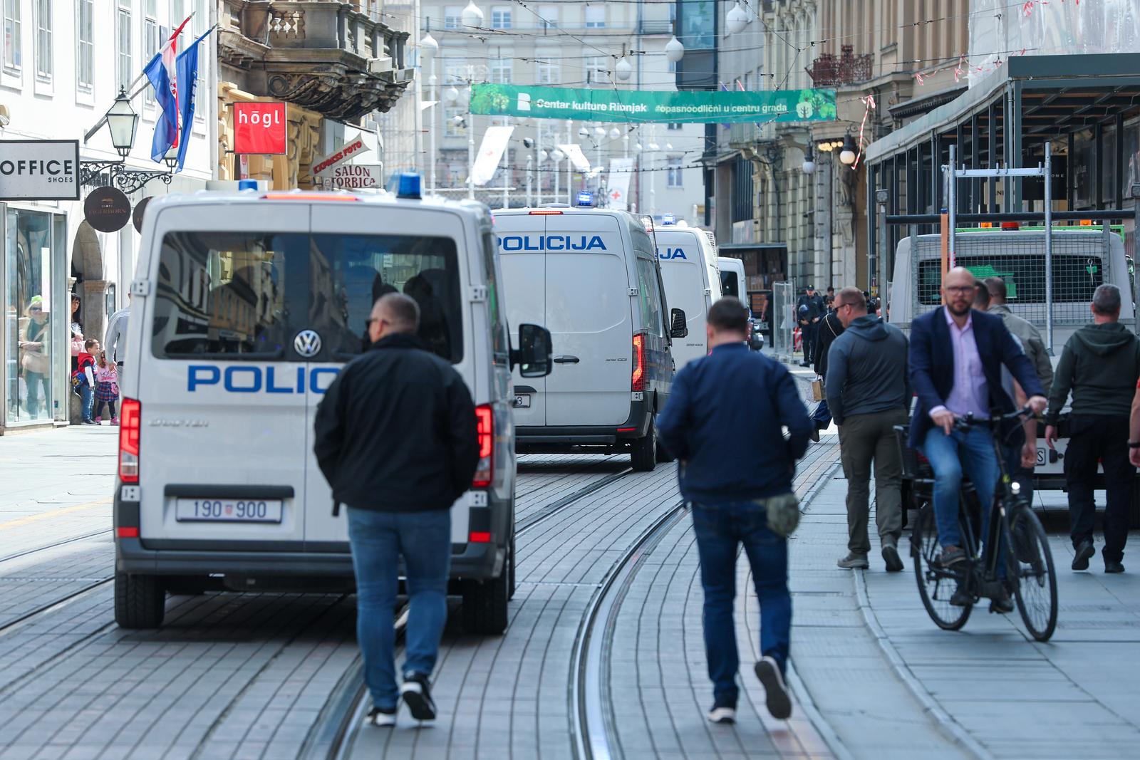 10.05.2025., Zagreb - Hod za zivot poceo je ispred Hrvatskog narodnog kazalista na Trgu Republike Hrvatske, preko Ilice, Frankopanske i Trga bana Jelacica do Zrinjevca. Photo: Sanjin Strukic/PIXSELL