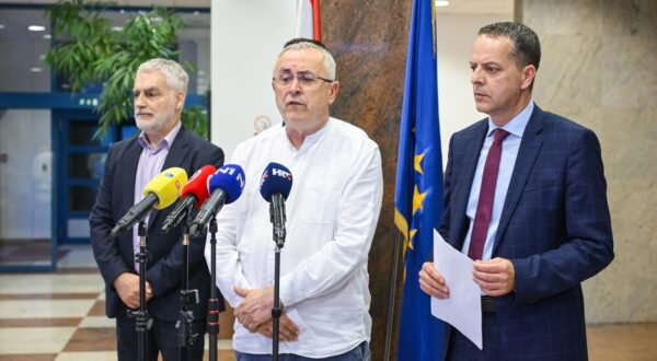 10.06.2025., Zagreb - Izjave za medije nakon sastanka mirenja izmedju sindikata i Vlade u Ministarstvu obrazovanja. Photo: Neva Zganec/PIXSELL