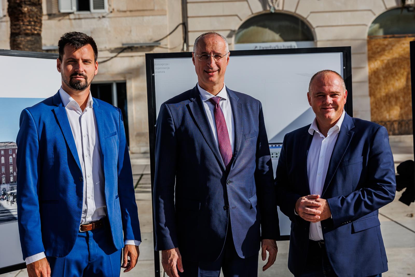 10.10.2024., Split Predstavljanje projekta uredjenja Rive. gradonacelnik Splita Ivica Puljak, zamjenici gradonacelnika Splita Bojan Ivosevic i Antonio Kuzmanic Photo: Zvonimir Barisin/PIXSELL
