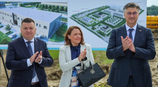 12.05.2025., Zagreb - Rugvica. Predsjednik Vlade Andrej Plenkovic, ministrica zdravstva Irena Hrstic te ostali suradnici sudjelovali su na svecanosti otvaranja gradilista za izgradnju postrojenja Imunoloskog zavoda. Photo: Sanjin Strukic/PIXSELL