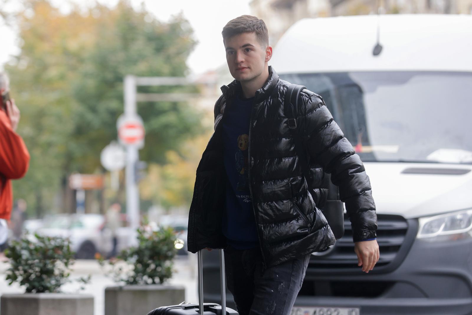 13.11.2023., Zagreb - Dolazak igraca hrvatske nogometne reprezentacije na okupljanje u hotel Sheraton uoci dviju kvalifikacijskih utakmica za Euro 2024. Martin Baturina Photo: Luka stanzl/PIXSELL