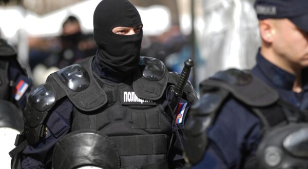 15.03.2025.Srbija, Beograd - Jake policijske snage oko Pionirskog parka u kojem su studneti koji hoće da uce Photo: Dejan Rakita/PIXSELL