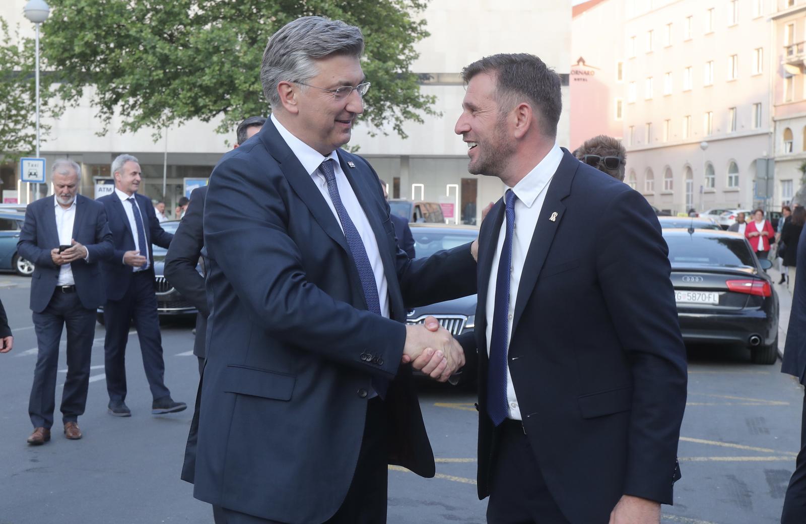 15.05.2025., Split - Druzenje clanova HDZ-a na Rivi uoci lokalnih izbora. Andrej Plenkovic i Tomislav Suta Photo: Ivo Cagalj/PIXSELL