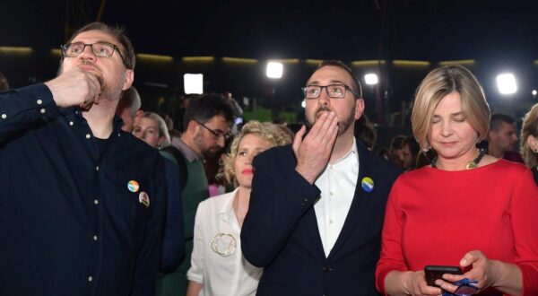 17.04.2024., Zagreb - Docek izbornih rezultata za Hrvatski saboru u stozeru politicke platforme Mozemo! u Tvornici kulture. Teodor Celakoski, Tomislav Tomasevic, Sandra Bencic Photo: Sandra Simunovic/PIXSELL