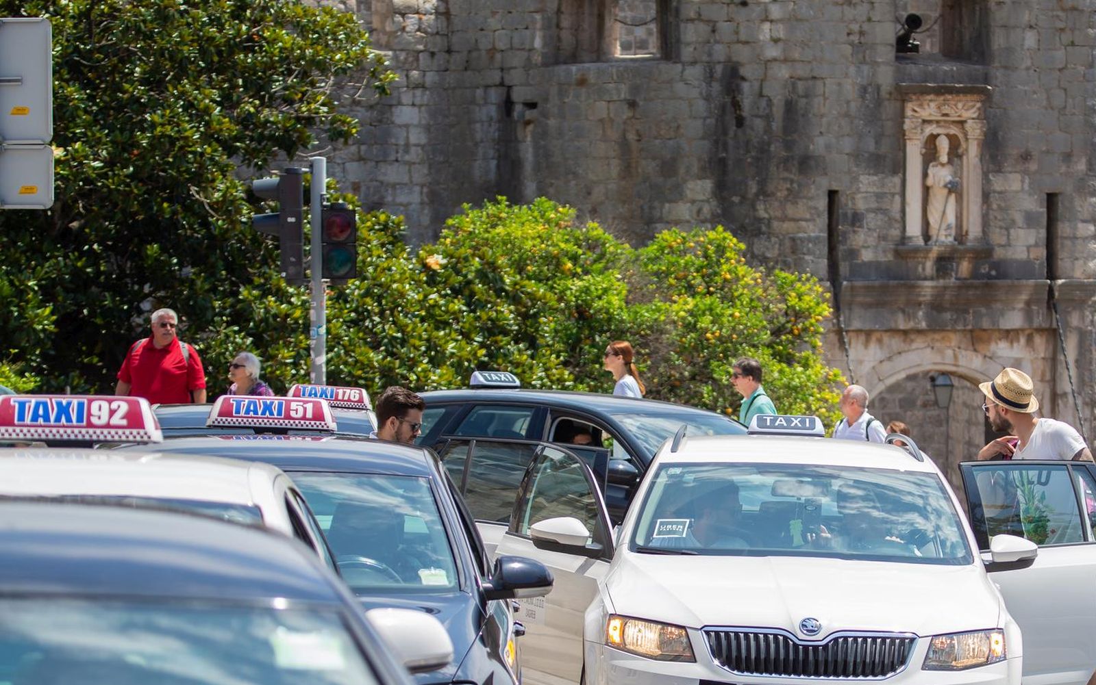 17.06.2018., Dubrovnik - Uber vozila iz svih regija Hrvatske "preplavili" Dubrovnik. Photo: Grgo Jelavic/PIXSELL