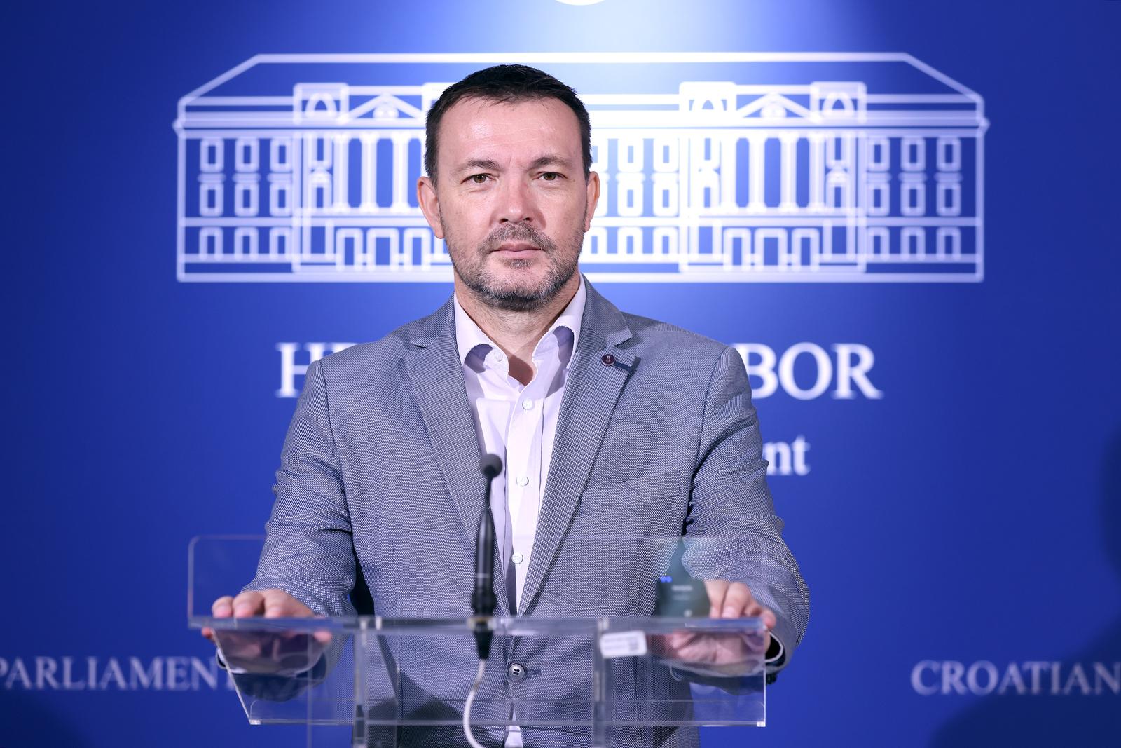 17.06.2025., Zagreb - Na konferenciji za medije odrzanoj u Saboru o uhicenju pripadnika PZB govorio je Arsen Bauk. Photo: Patrik Macek/PIXSELL