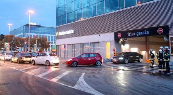 Avenue Mall