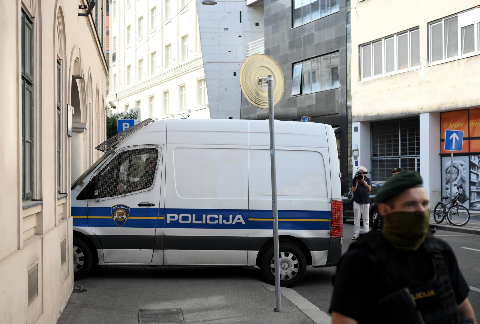 18.06.2025. Zagreb - Preprata na Zupanijski sud sud Frana R. (31) Matije M. /29), osumnjicenih za ubojstvo mladog para u Markusevcu.. Sudac istrage odlucit će o mogucem istraznom zatvoru. Photo: Marko Juric/PIXSELL