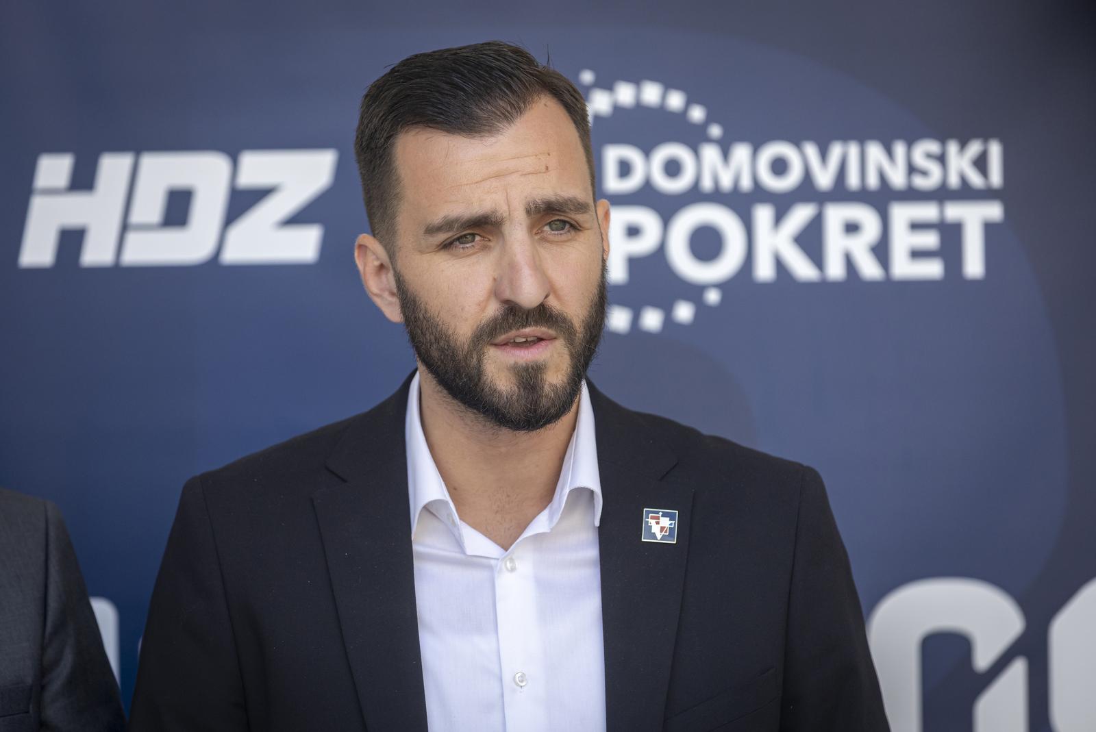 19.05.2025., Vukovar - Kandidat za gradonacelnika grada Vukovara Domagoj Bilic odrzalo je konferenciju za medije na temu izbora. Photo: Davor Javorovic/PIXSELL