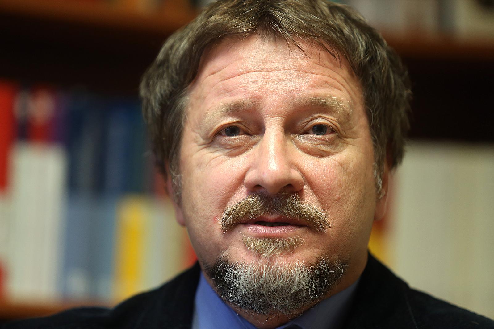 19.10.2015., Zagreb - Tihomir Cipek, profesor na Fakultetu politickih znanosti."nPhoto: Goran Stanzl/PIXSELL