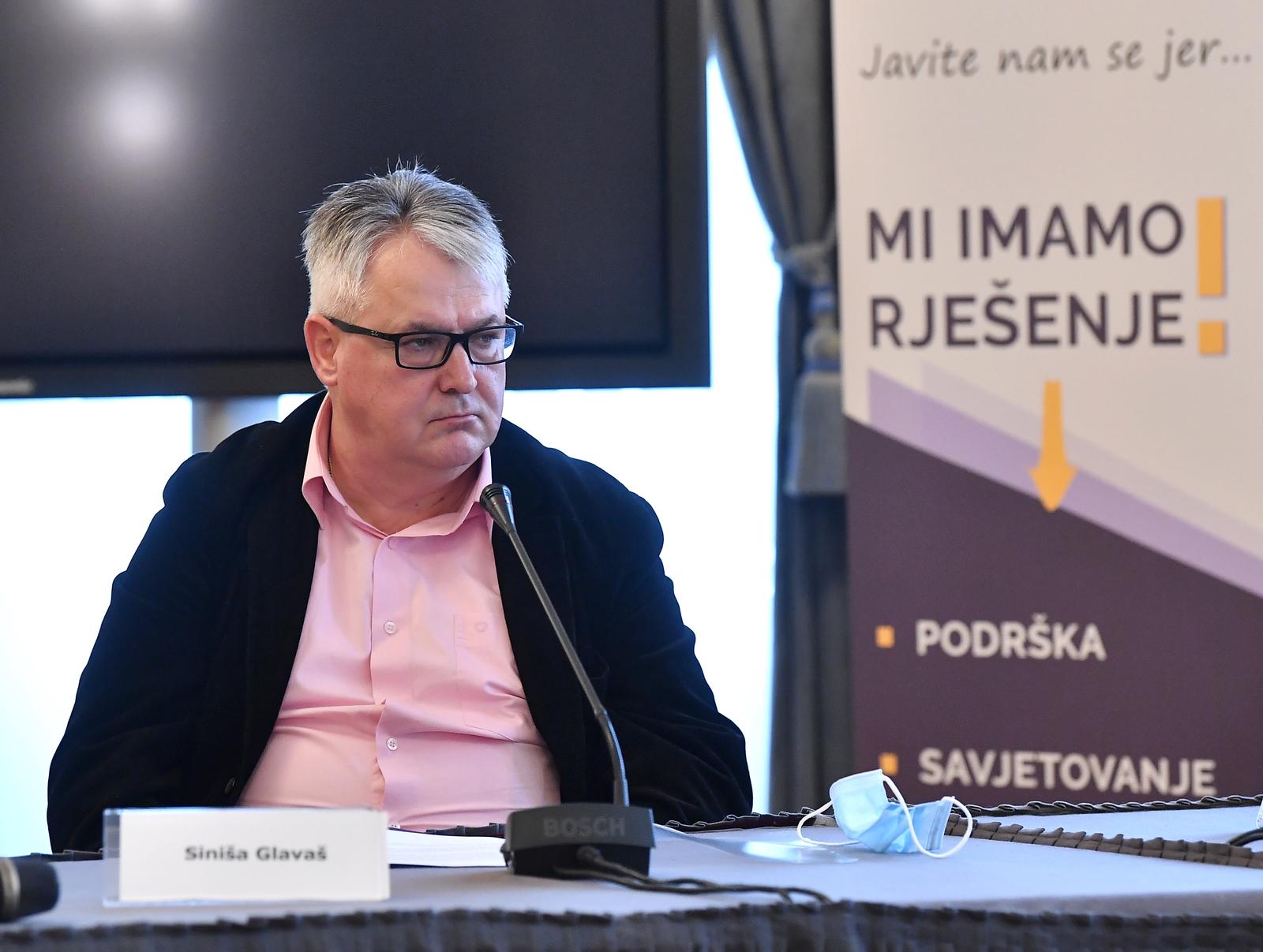 20.02.2022., Zagreb - U novinarskom domu odrzalo se predstavljanje udruge za promicanje dobrog upravljanja i rada Pomak. Adrijana Cvrtila, Viktor Simunic, Josip Vitez, Maja Djerek, Nada Ruzic, Sinisa Glavas.   Photo: Marko Lukunic/PIXSELL