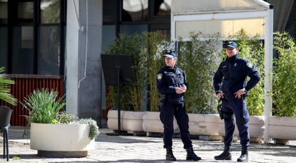 20.03.2024., Zadar - Policijsko osiguranje tijekom nastavka sudjenje Dusku Tanaskovicu za ubojstvo na Zrcu. Photo: Sime Zelic/PIXSELL