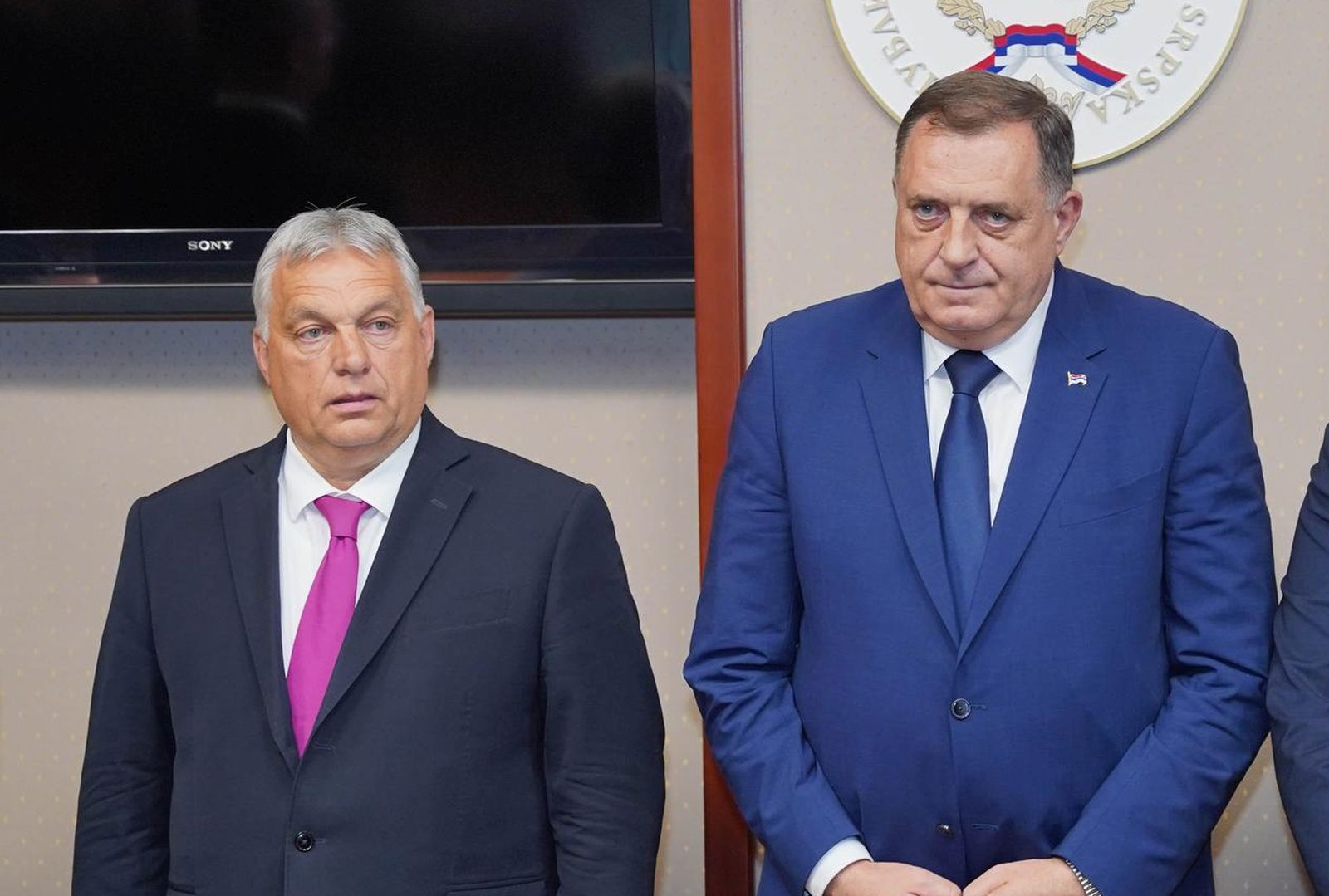 22.06.2023., Administrativni centar Vlade RS, Banjaluka (BiH) – Premijer Republike Srpske Radovan Viskovic i madjarski ministar vanjskih poslova Peter Sijarto (Peter Sziarto) potpisali su danas u Banjaluci Zajednicku izjavu o suradnji Republike Srpske i Vlade Madjarske. Nakon potpisivanja izjave, odrzana je pres konferencija na kojoj su se obratili Milorad Dodik, predsjednik RS, i Viktor Orban, premijer Madjarske.  Photo: Dejan Rakita/PIXSELL