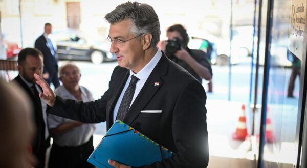 24.06.2025., Zagreb  - Dolasci na zajednicku sjednicu Predsjednistva i Nacionalnog odbora HDZ-a. Premijer Andrej Plenkovic. Photo: Josip Regovic/PIXSELL