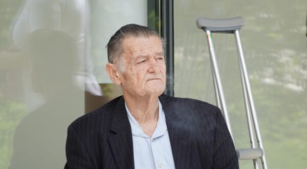 25, May, 2024, Belgrade - Josip Joska Broz came to pay his respects to grandfather Josip Broz Tito on the occasion of celebrating Youth Day - May 25. Josip Joska Broz. Photo: Antonio Ahel/ATAImages
 
25, maj, 2024, Beograd - Josip Joska Broz je dosao da oda pocast dedi Jospipu Brozu Titu povodom obelezavanje Dana mladosti - 25. maja. Photo: Antonio Ahel/ATAImages Photo: Antonio Ahel/ATAImages/PIXSELL