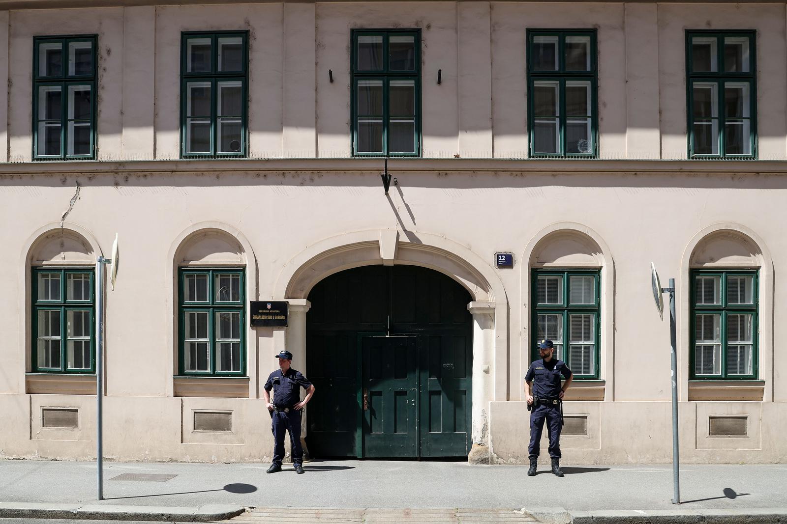25.05.2025., Zagreb - Policija dovodi kombijem osumnjicene u akciji Karbon na Zupanijski sud. Photo: Matija Habljak/PIXSELL